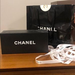Chanel sunglass empty box